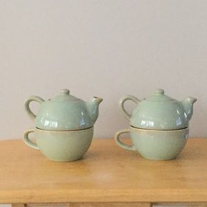 **Sold ***🌹☕️Pier one teapot/mug set